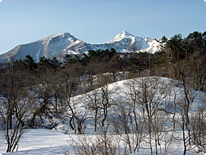 館内から見た冬の磐梯山