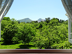 ツインルームから見た磐梯山